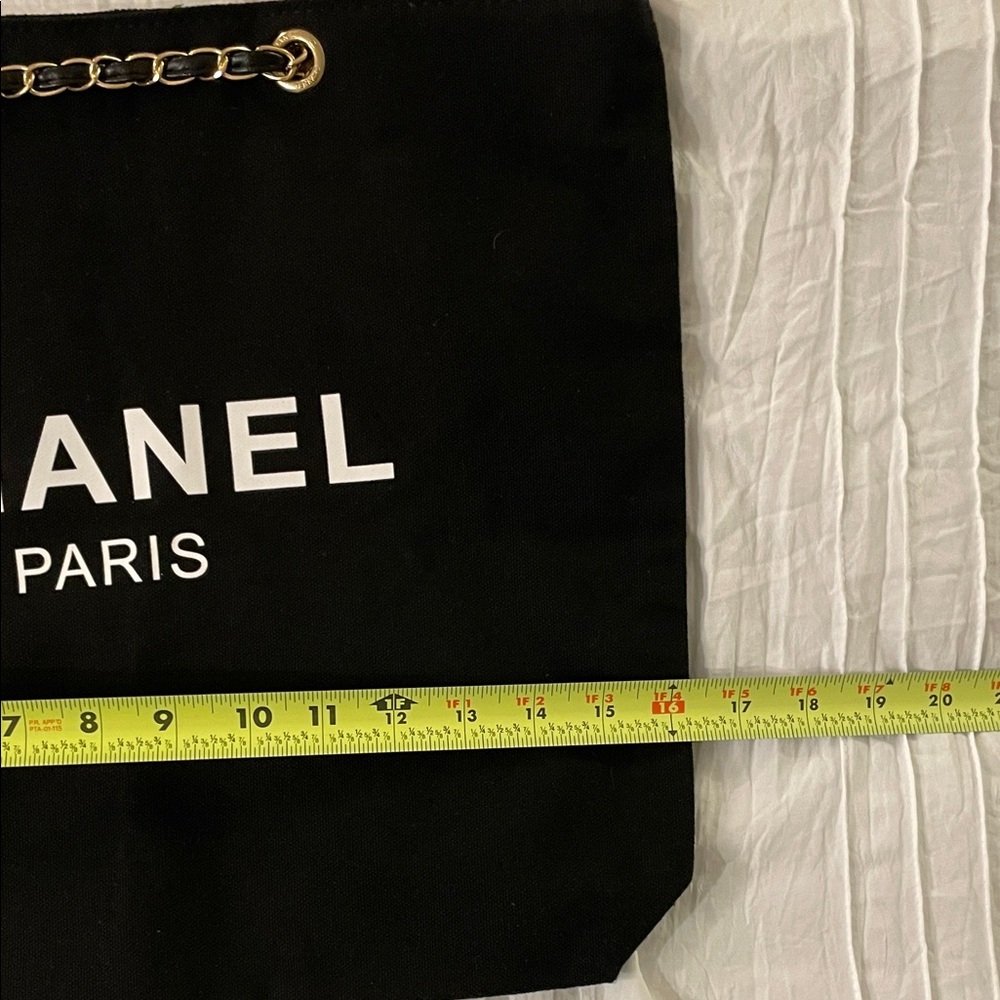 Paris Black and Gold Chain Tote NWOT Nice gift!!! 🎁 Free shipping - Picture 5 of 7